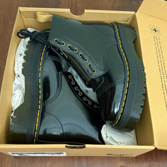NWT Dr. Martens Sinclair Vegan Patent Leather boots in black Size 8 - Picture 6 of 16